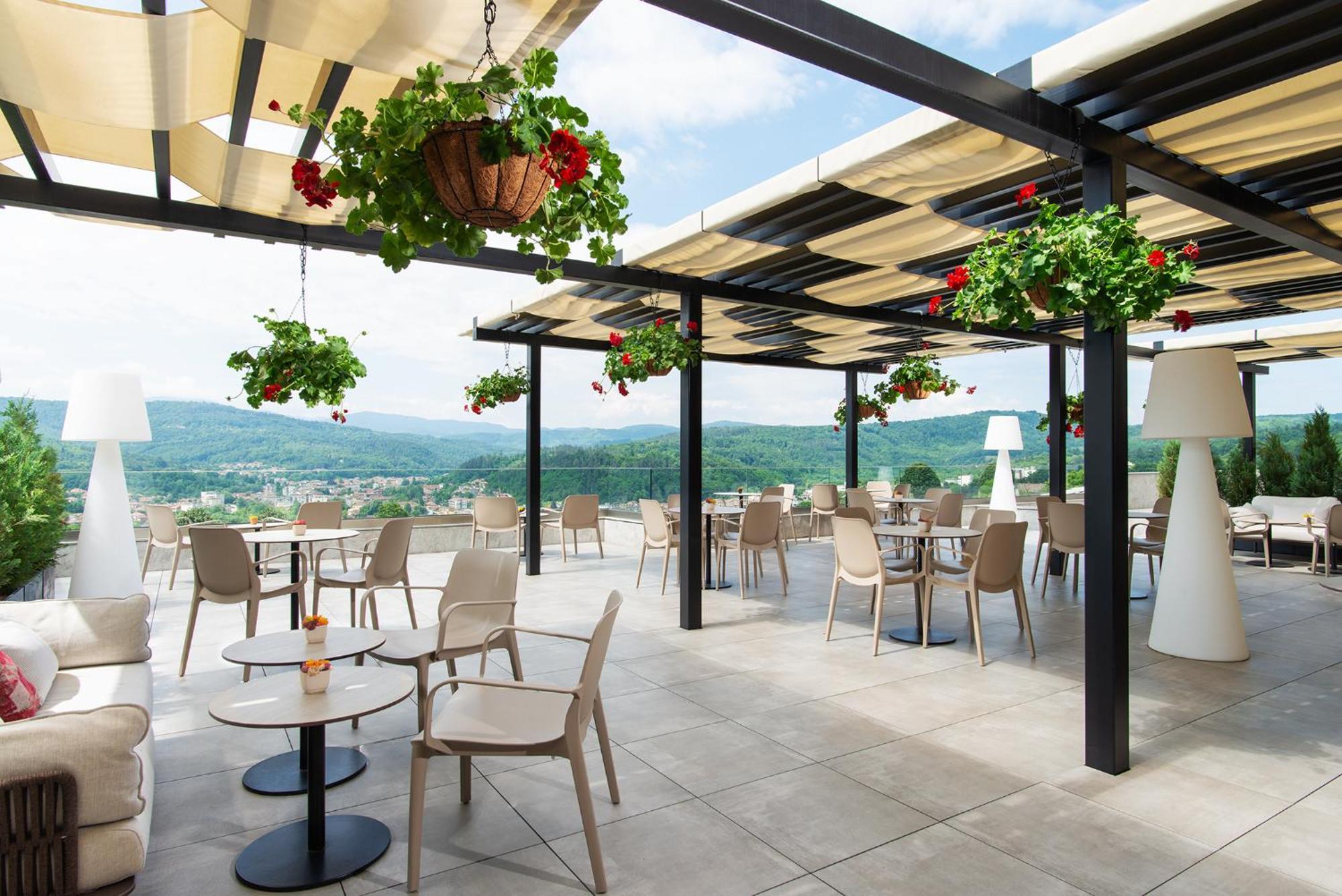 Wine & Spa Hotel Chukara 特里亚夫纳 外观 照片